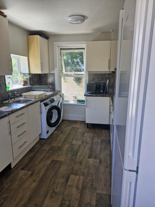 Double room. In shared house close to dockyard Main Photo