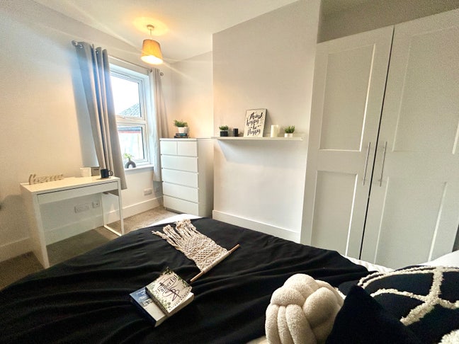 Join Us at Snug and Re-Write Your Story 💛📚 Main Photo