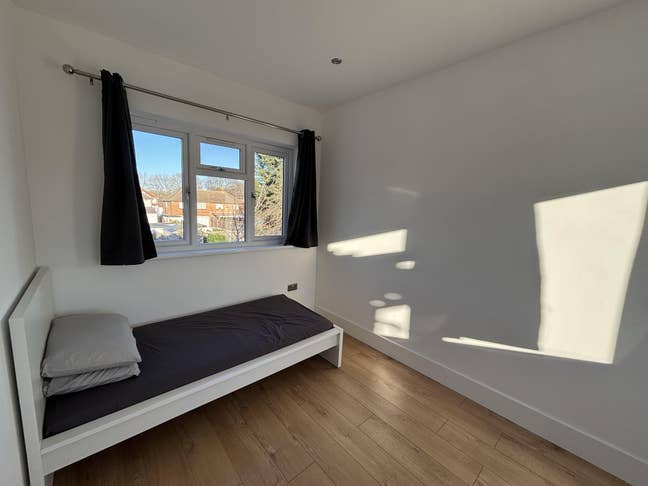 Single Room Available – Newly Renovated Home Main Photo