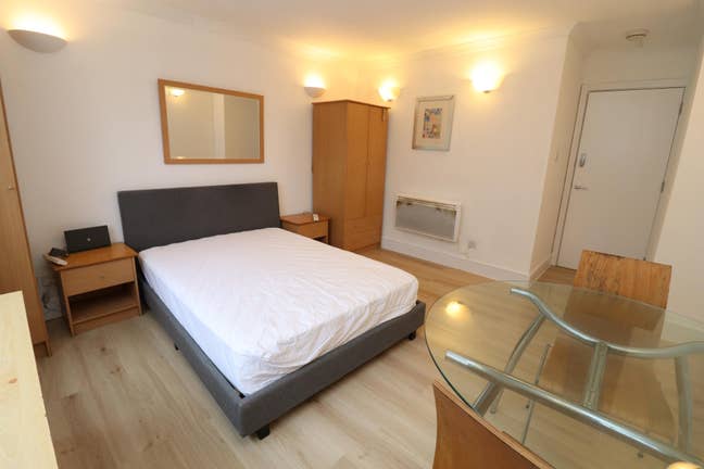 Mile End/ Stepney Green 2 Rooms Available!!! Main Photo