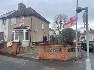 3 bedroom house for rent in Dagenham for &pound;2250 per Main Photo