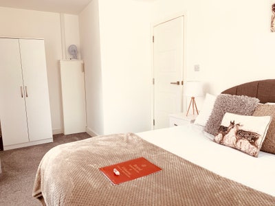 Fully Furnished Flats in Quiet Uxbridge Location Main Photo