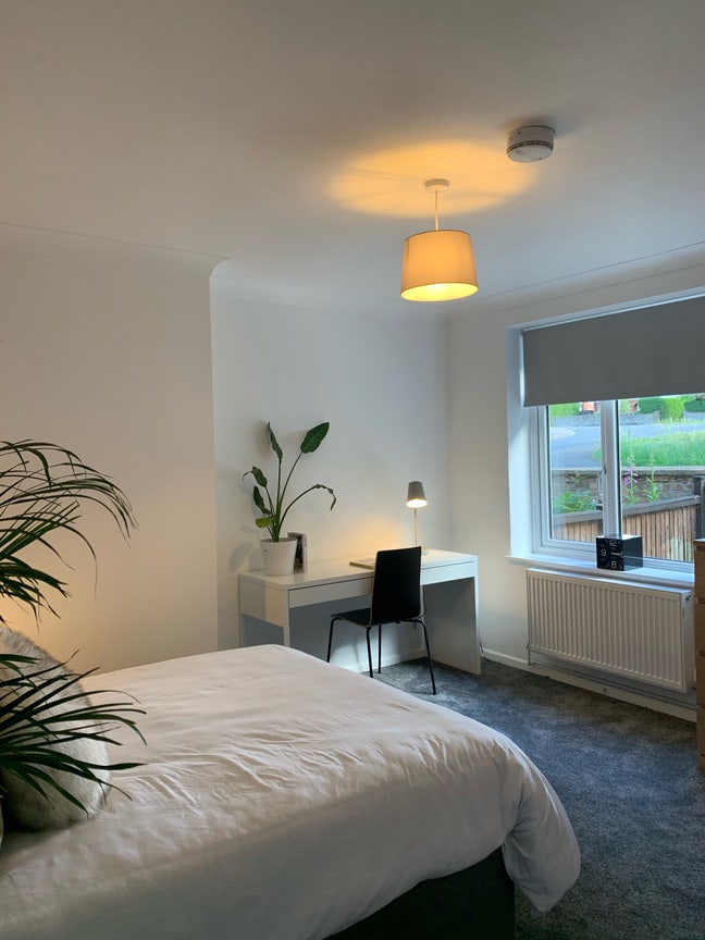 Double En-suite Room with Parking NR5 Main Photo