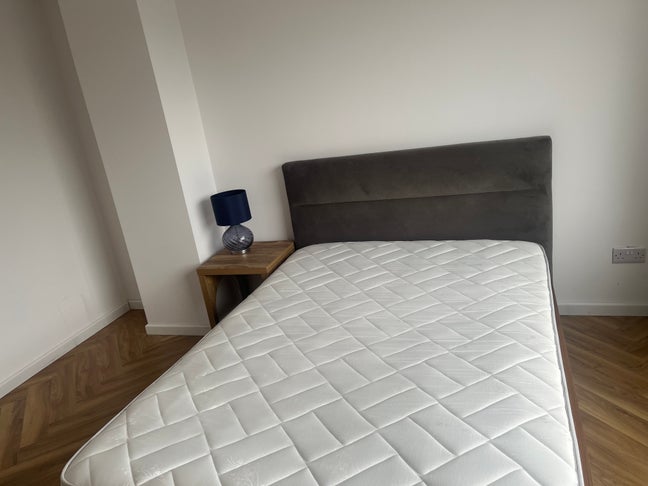 Double Room Rent Yateley  Main Photo