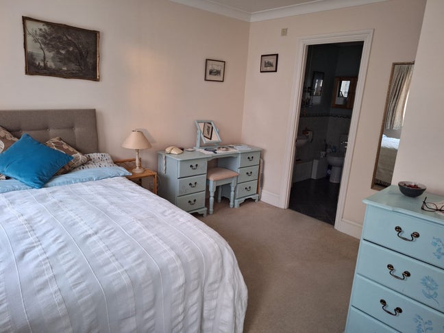 Homeshare - Hampton, Richmond upon Thames Main Photo