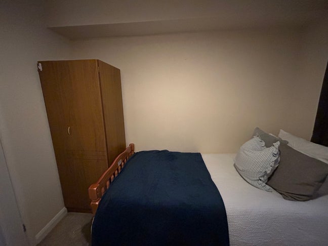 1 Bedroom with Ensuite in a house share Main Photo