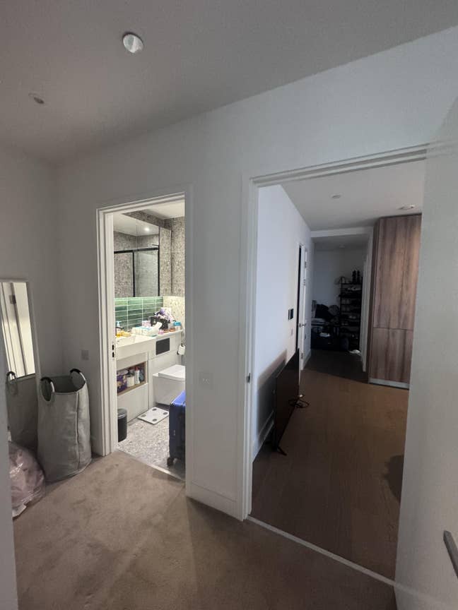 Modern nice convenience  En-suite Room！ Main Photo