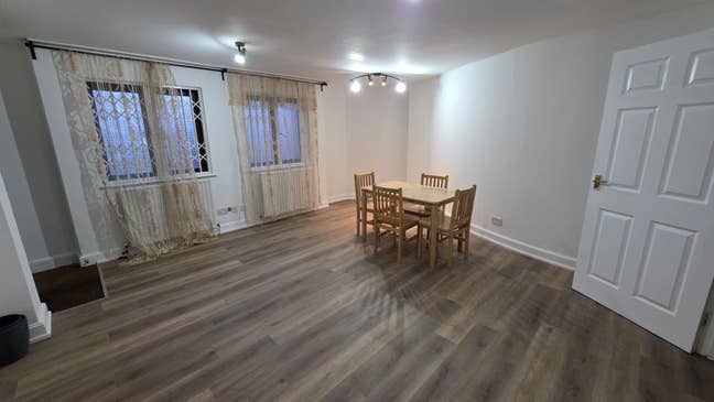 2 Bedroom Flat - Neaden Lane NW10 1QE Main Photo