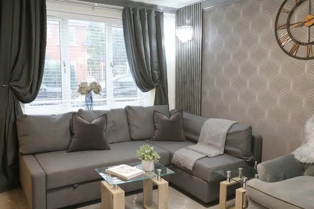 Gorgeous double bed Room for rent near MCR Main Photo