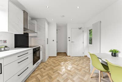 Large High Specification Studio in Paston PE4 Main Photo