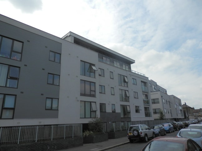 Luxury 2 bed, 2 bath with Parking, Walthamstow E17 Main Photo