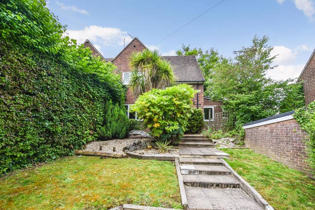 Wavell Way - Generous Double Bedroom Available Main Photo