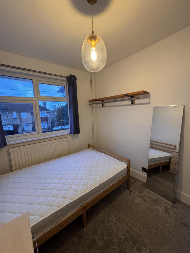 Double room available in maisonette  Main Photo