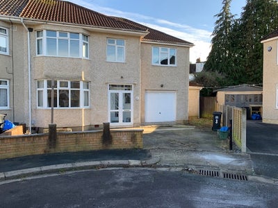 Four Bedroom House in Brislington Main Photo