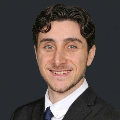 Professional Male seeks a single or double room Main Photo