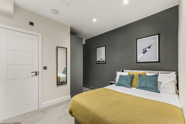 Fantastic Studio Room- Mayors Walk😍  Main Photo