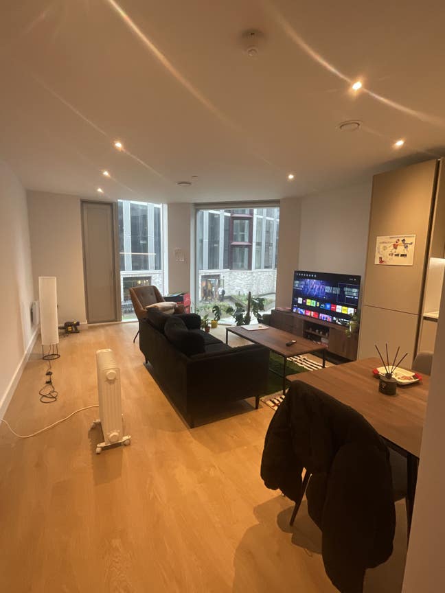 Double bedroom apartment - whole property  Main Photo