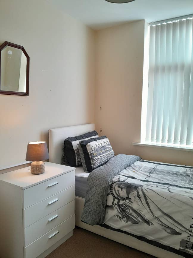 Single Room - &pound;80/Week  - Fraser St. BB10 Main Photo