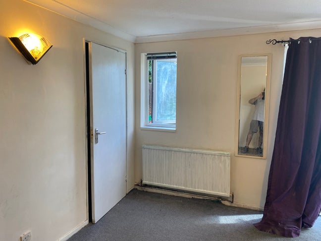 Oldbrook room to let(Milton Keynes) furnished Main Photo