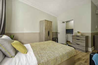 Studio Apartment available till June 2026 Main Photo