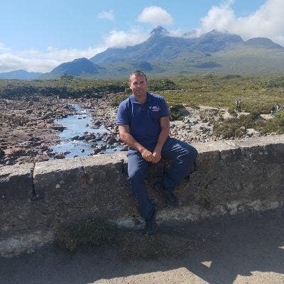 I'm a bus driver looking for  a room for a te... Main Photo