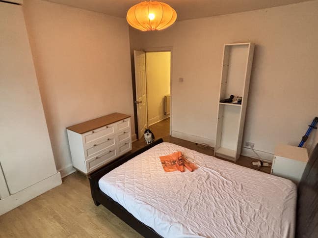 3 beds 2 bathrooms Flat - Honor Oak Park Main Photo