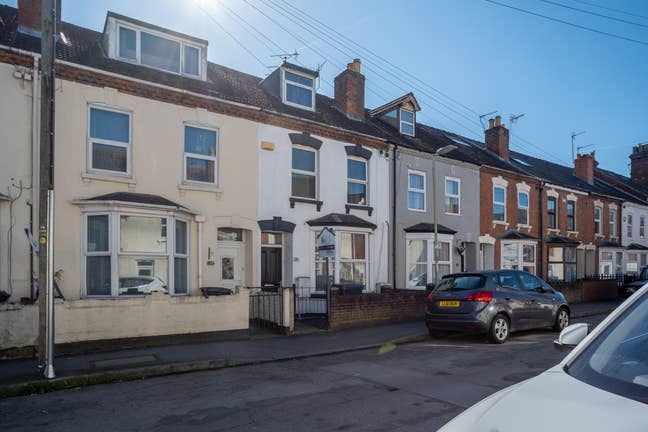 Shared House - Close to Gloucester Quays Main Photo