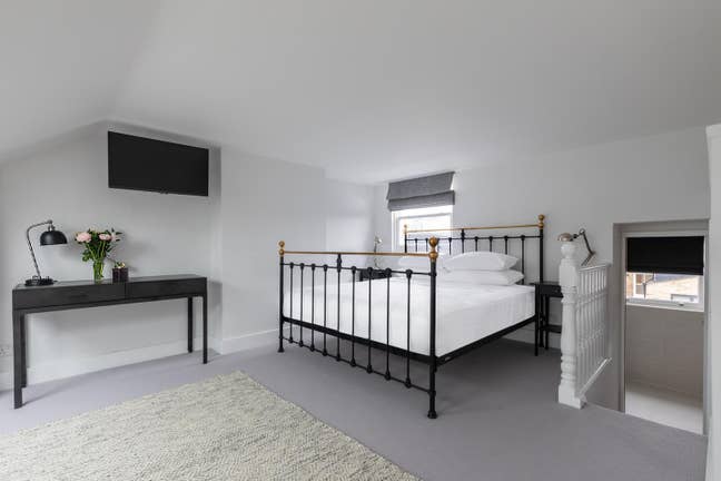 Dble Bedroom with Ensuite Bathroom in W6 Main Photo