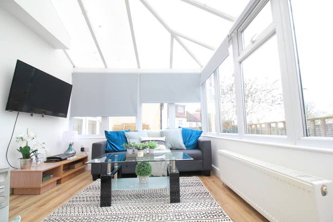 💫​ Looking For a Friendly, Clean & Organised Home Main Photo