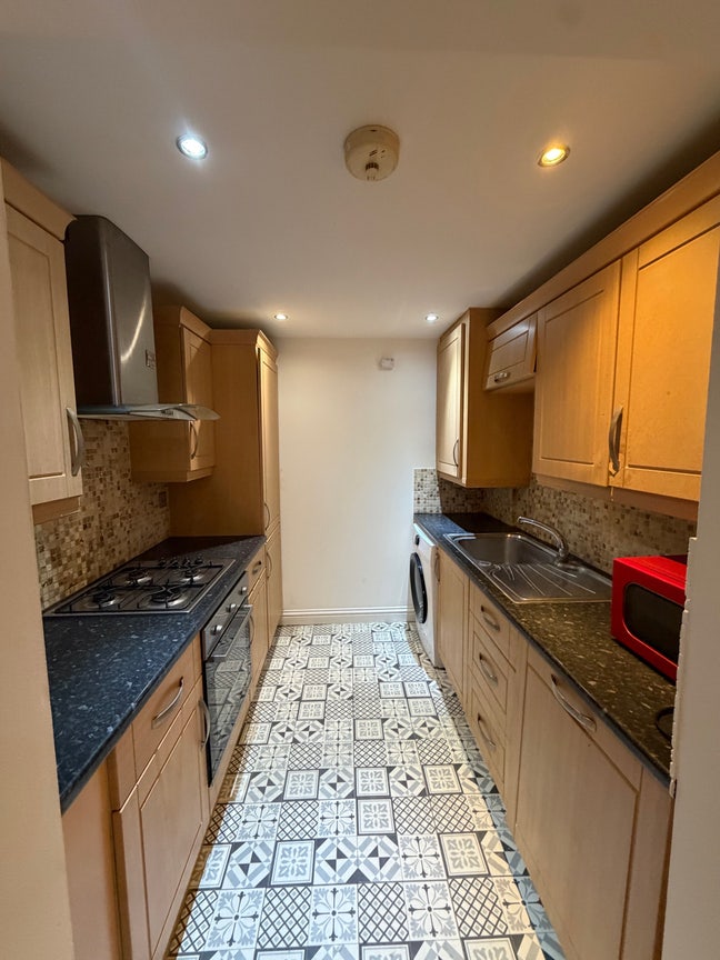 3 Bedroom Flat to Rent – Bow E3 Main Photo