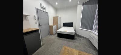 Luxury House - Single Ensuite rooms. Bills Inc! Main Photo