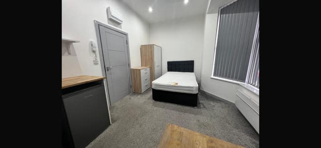 Luxury House - Single Ensuite rooms. Bills Inc! Main Photo