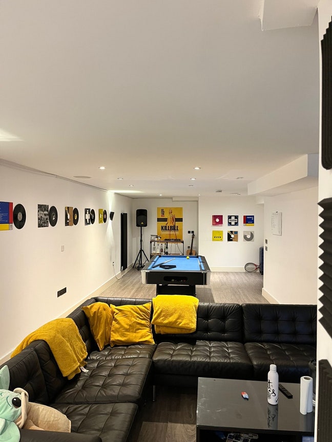 Spacious en suite room in modern flat — &pound;1250/m Main Photo