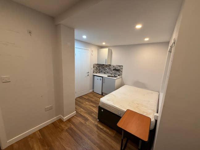 DSS-Studio Flat Available in Perivale Ealing UB6 Main Photo