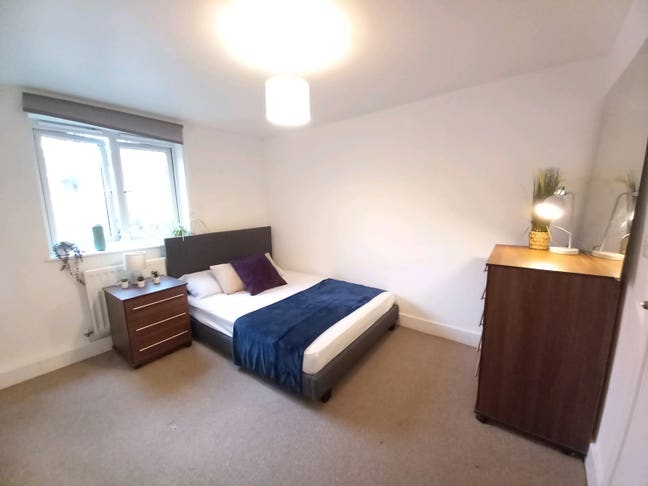 ✨Low Deposit En-Suite Double by the River-W4✨ Main Photo