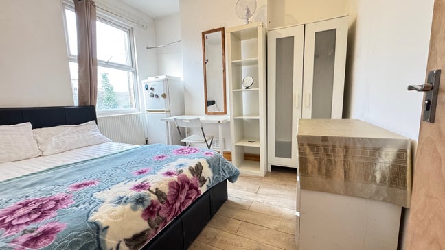 Two D Rooms at Seven Sisters ( Victoria Line) Main Photo