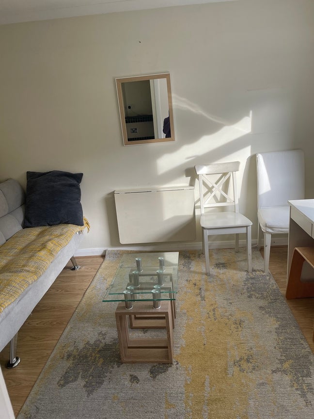 Cosy, clean quiet flat  - lovely area Main Photo