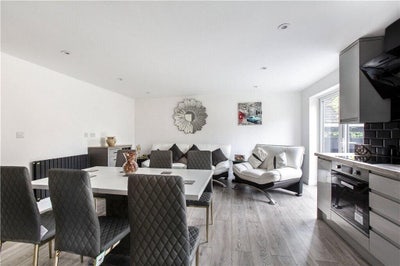 Friendly refurbished house 🤩 Main Photo