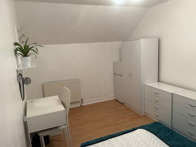 Two Rooms for Rent Main Photo