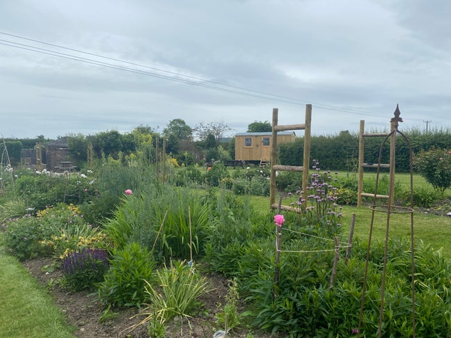 Large en-suite room in farmhouse Main Photo