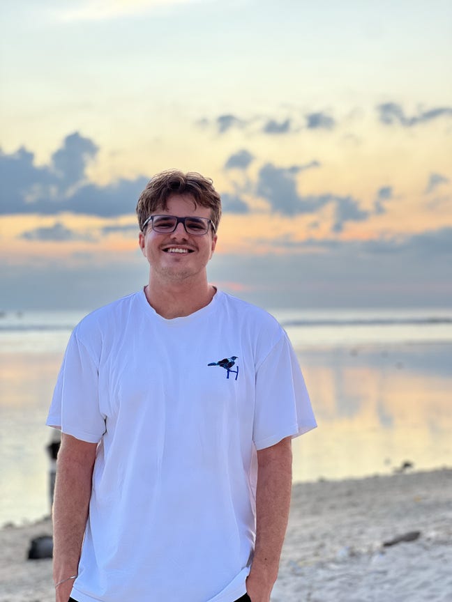 Looking for young flat close to Paddington Main Photo