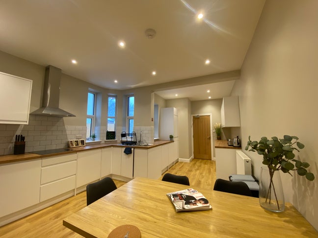 Stunning New Refurbishment Ensuite Rooms Main Photo