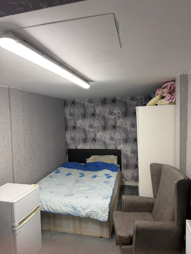 Double room at EN1 3BB &pound;750  Main Photo