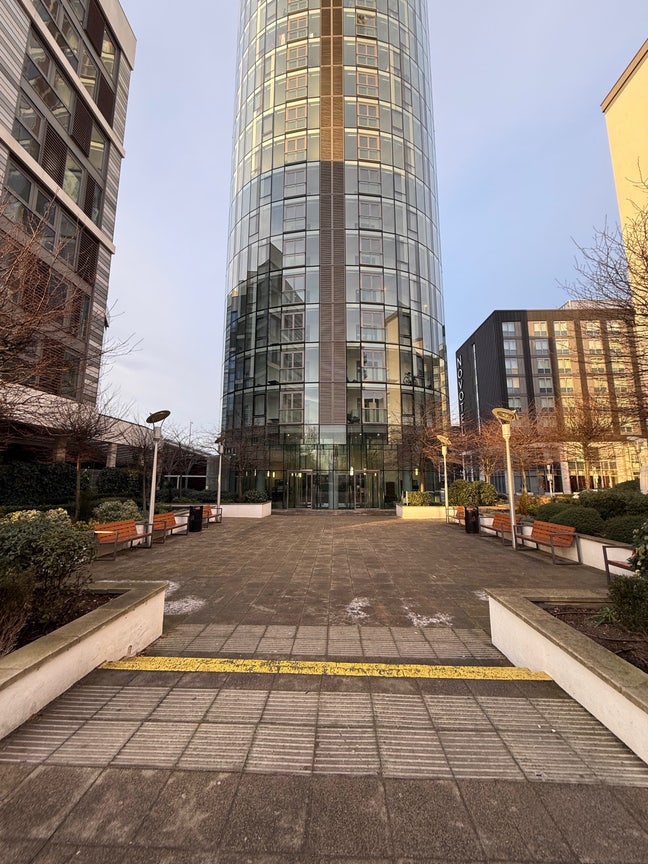 Double Room with Ensuite - Brentford  Main Photo