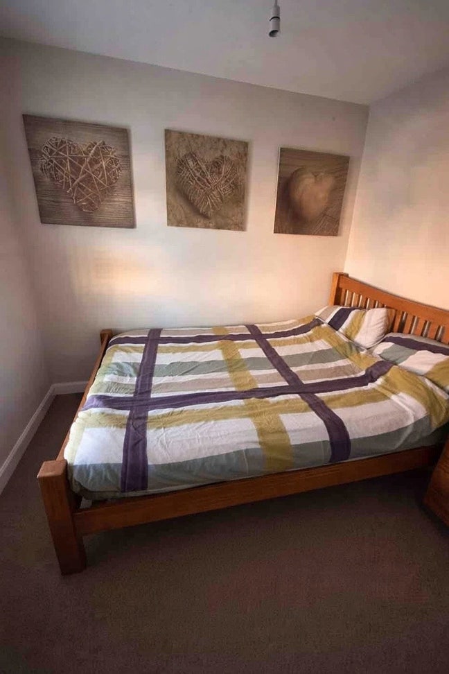 Spare room in house Main Photo