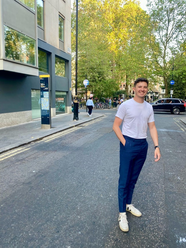 Professional Male seeks a double room Main Photo