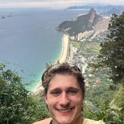 Hi  My name is Louis, I’m 23 years old and... Main Photo