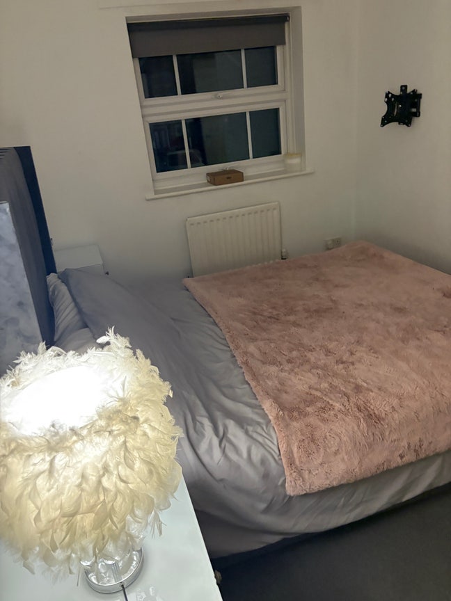 Furnished Double Room  Main Photo