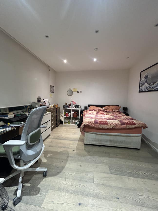 Spacious double room in Blackwall Main Photo