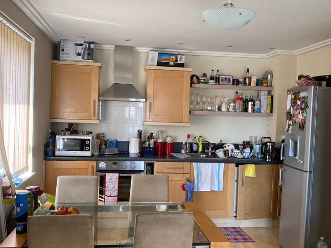 2 bed 2 bath flat on Victoria Road, W3 Main Photo